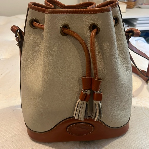 Vintage Dooney & Burke bucket bag - Picture 1 of 4